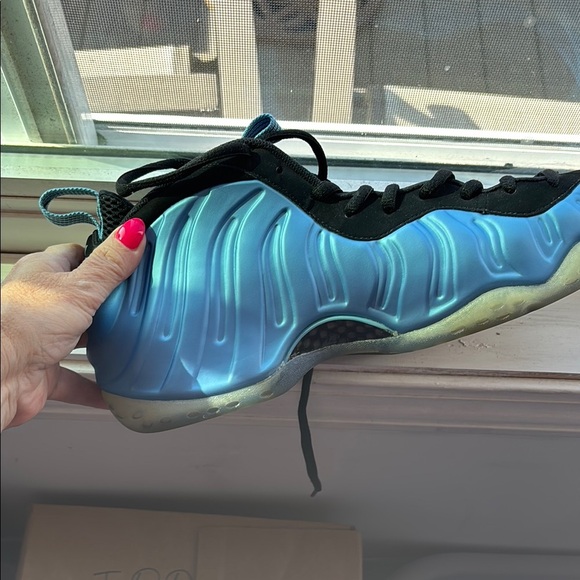 Blue and Black Nike Foam Posite university Blue- sz 11 men’s - Picture 4 of 6